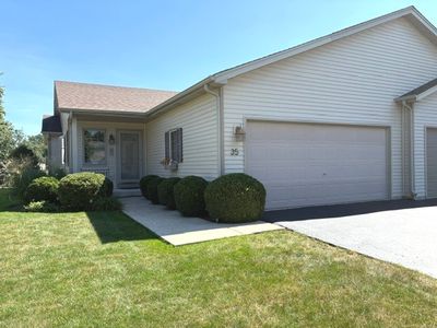 Property at 35 S Juniper Dr, North Aurora, IL