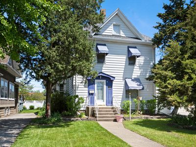 220 E North St