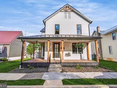 318 Thompson St