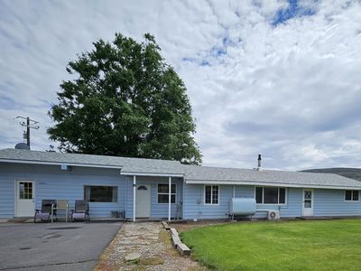 22022 Highway 140 E
