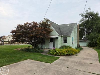 38777 Lakeshore Dr