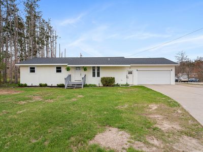 10 McCoy Rd W