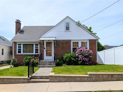 326 Sharon St