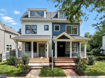 2105 Commonwealth Ave