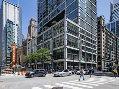 8 E Randolph St Unit 2706