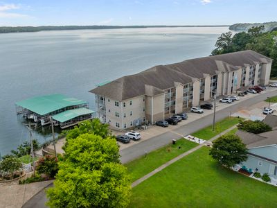 5590 Bay Village Dr #B6
