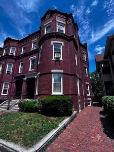 38 Moreland St APT 1