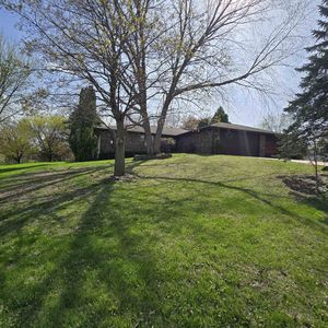 3027 W Greenfield Dr