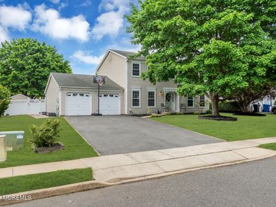 1044 Evelyn Drive