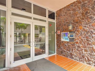 3161 S OCEAN DR UNIT 207