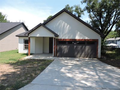 210 Holiday Dr