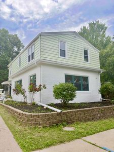 4317 South Pine AVENUE