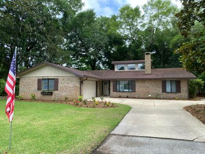 605 Sailboat Dr