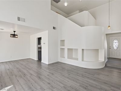 4215 Dobson Dr