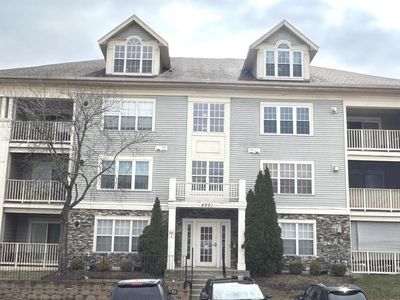 8901 Stone Creek Pl APT 104