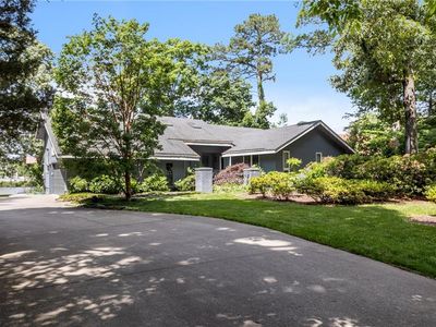 809 De La Fayette Ct