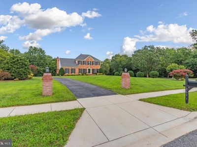 2001 Clearwood Dr