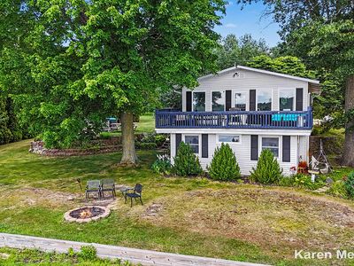 4991 Lakeview Dr