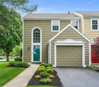 2 Greenwich Ct