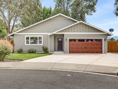 Property at 104 Vista Cir, Rogue River, OR