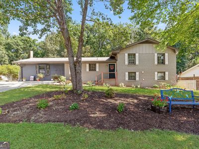 3008 Carrie Dr NW