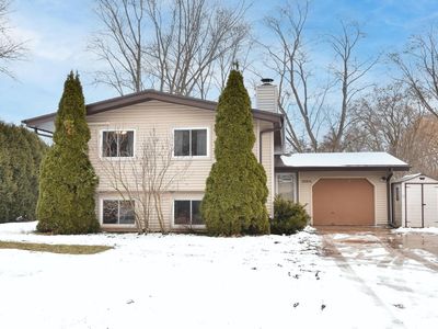 10156 South Nicholson ROAD