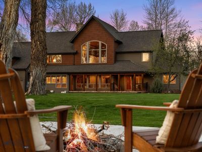 624 Rocking Horse Dr