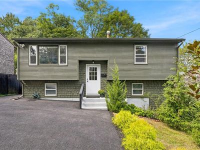 26 Traver Ave