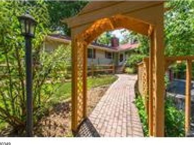 37 Grandview Pl
