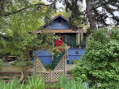 8729 Palatine Avenue N