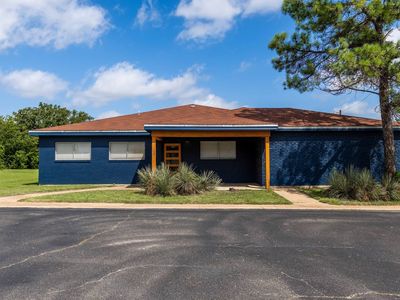 2201 Coggin Ave