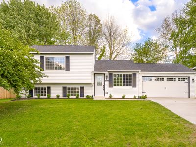 2593 W Chaucer Dr