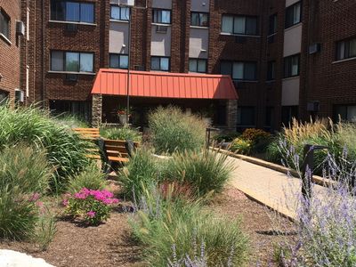 1919 S Wolf Rd APT 102