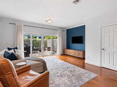 835 NE 19th Ave APT 2