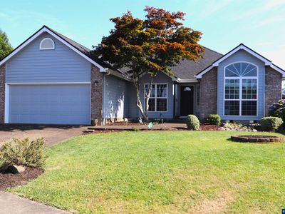 752 Merlot Ave NE