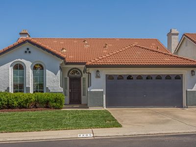 2205 Misty Hollow Dr