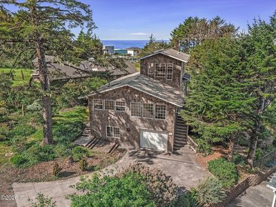 647 Pacific View Dr