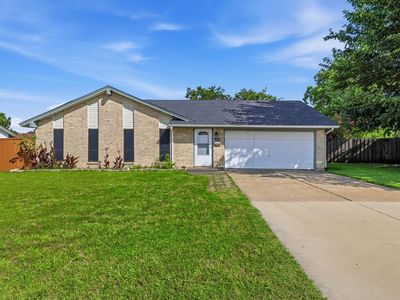 2304 Greenwood Cir