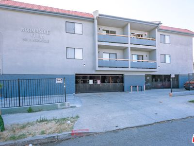 955 S Normandie Ave