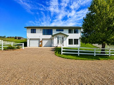 7 Hollow Dr