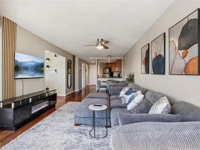 100 Park Avenue W #405