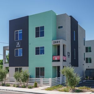 2601 E CLARENDON Avenue #5
