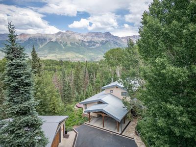 31 Promontory Ln