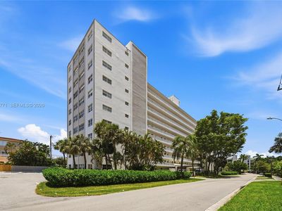 2555 NE 11th St APT 510