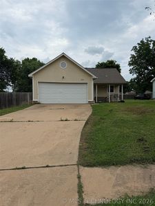 Property at 323 W Cypress St, Coweta, OK