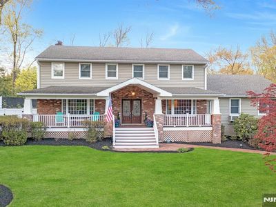 25 Dundee Ct