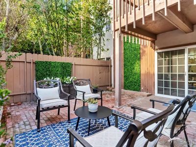 2600 Torrey Pines Rd APT B17