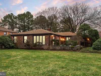 1805 Country Club Dr