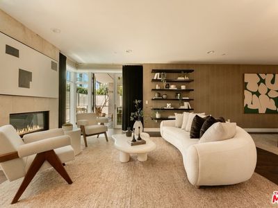 447 N Doheny Dr APT 101