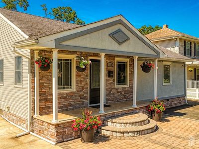 114 Manalapan Rd